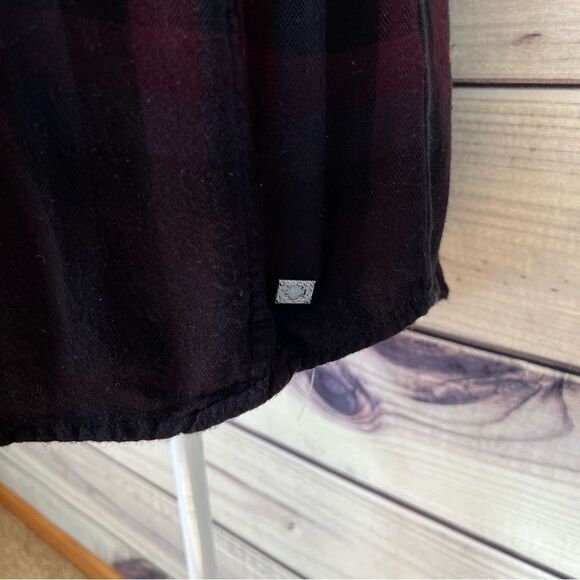 Harley Davidson Red, Black & Grey Plaid Ombré Sleeveless Top - Picture 5 of 8